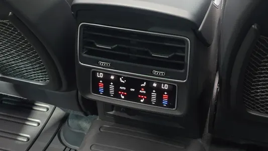 Audi Q8 (4M) 55 TFSI 2022 31
