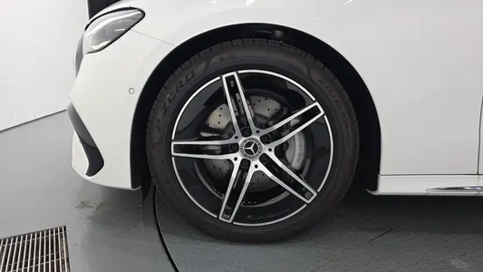 Mercedes-Benz E-Class W214 E300 4MATIC AMG Line 2026 5