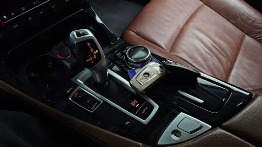 BMW 5 Series (F10) 520d 2014 8