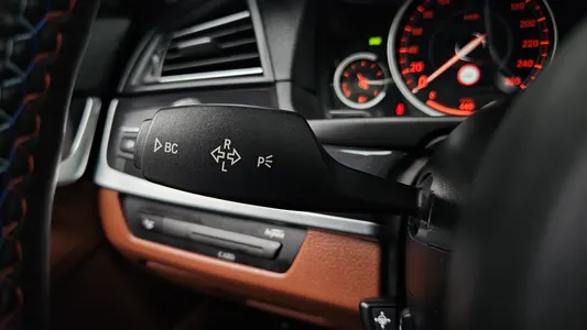 BMW 5 Series (F10) 520d 2014 19