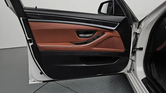 BMW 5 Series (F10) 520d 2014 24