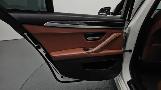 BMW 5 Series (F10) 520d 2014 25