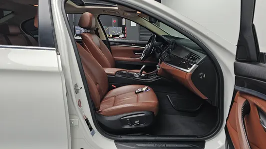 BMW 5 Series (F10) 520d 2014 26