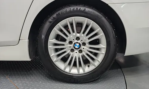 BMW 5 Series (F10) 520d 2014 21