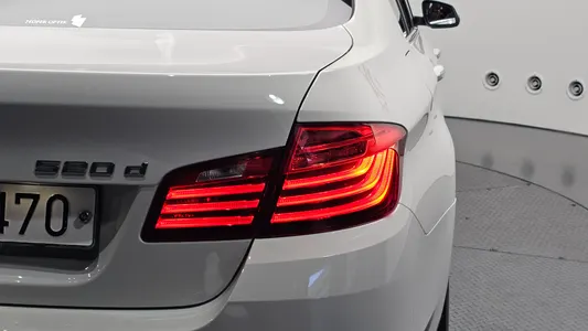 BMW 5 Series (F10) 520d 2014 23