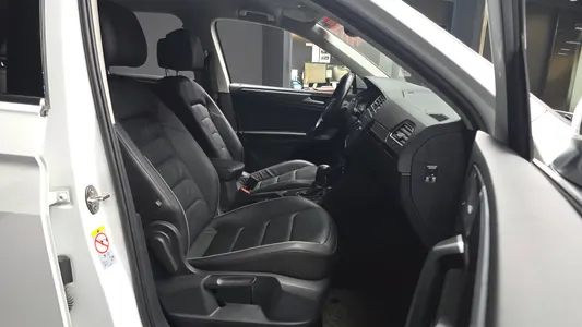 Volkswagen 2 2.0 TDI 2019 10