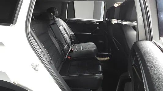 Volkswagen 2 2.0 TDI 2019 11