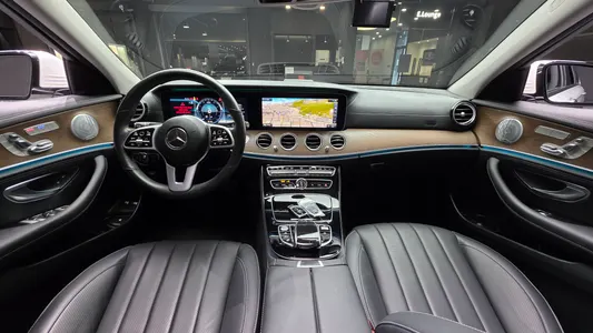 Mercedes-Benz E-Class W213 E300e 4MATIC 2020 7