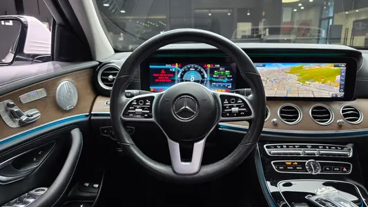 Mercedes-Benz E-Class W213 E300e 4MATIC 2020 14