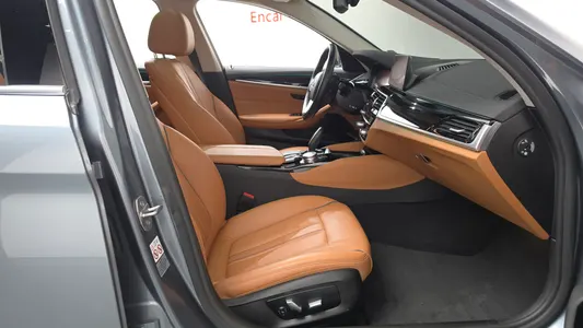 BMW 5 Series (G30) 520i 2019 11