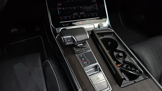 Audi A7 (4K) 55 TFSI 2022 8