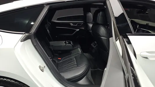 Audi A7 (4K) 55 TFSI 2022 10