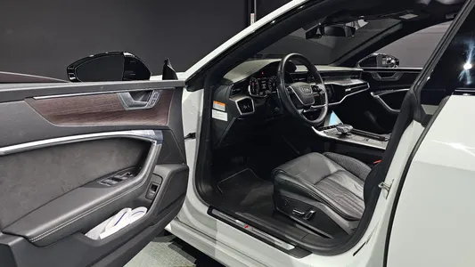 Audi A7 (4K) 55 TFSI 2022 9