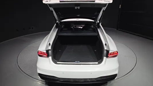 Audi A7 (4K) 55 TFSI 2022 19