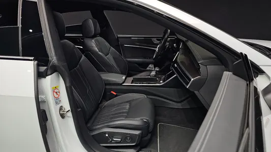 Audi A7 (4K) 55 TFSI 2022 26