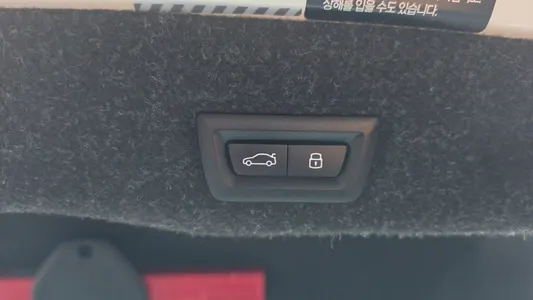 BMW 5 Series (G60) 520i 2024 18