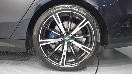 BMW 5 Series (G60) 530i xDrive M 2024 21
