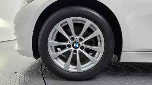 BMW 3 Series (F30) 320d 2017 5