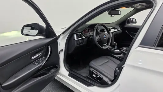 BMW 3 Series (F30) 320d 2017 10