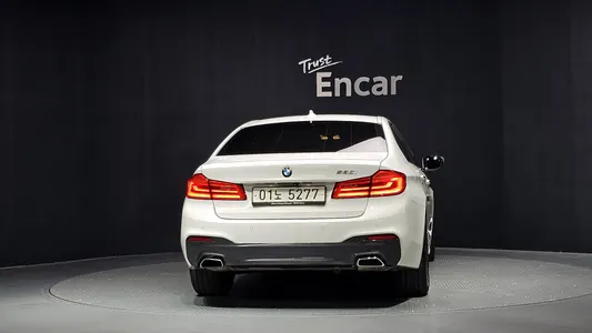 BMW 5 Series (G30) 530i M 2017 4