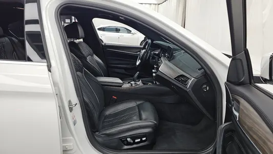 BMW 5 Series (G30) 530i M 2017 11