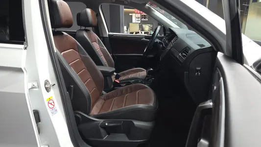 Volkswagen 티구안 올스페이스 2.0 TSI 2023 11