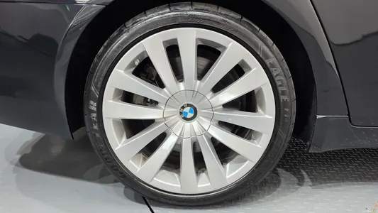 BMW 7 Series (F01) 750Li xDrive 2015 5