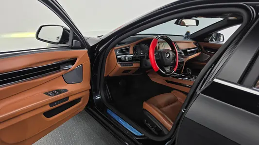 BMW 7 Series (F01) 750Li xDrive 2015 10