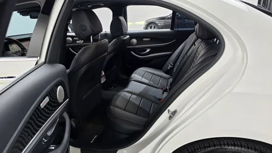 Mercedes-Benz E-Class W213 E220d 4MATIC AMG Line 2021 11