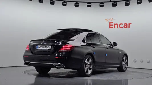 Mercedes-Benz E-Class W213 E300 4MATIC 2016