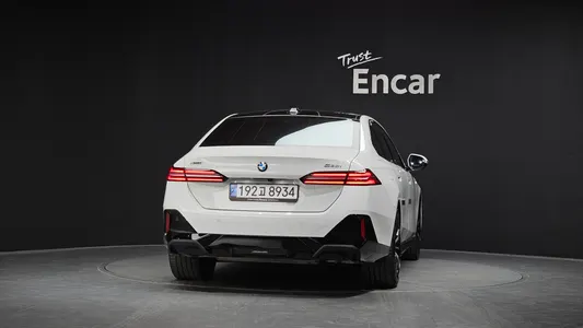 BMW 5 Series (G60) 530i xDrive M 2025 4