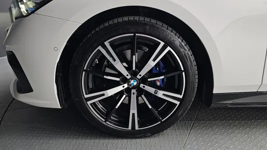 BMW 5 Series (G60) 530i xDrive M 2025 5