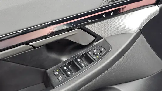 BMW 5 Series (G60) 530i xDrive M 2025 32