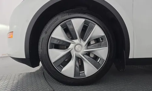 Tesla Y AWD 2022 5