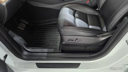 Tesla Y AWD 2022 29