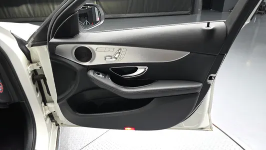 Mercedes-Benz C-Class W205 C220 d 4MATIC 2015 24