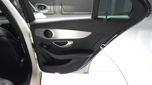 Mercedes-Benz C-Class W205 C220 d 4MATIC 2015 25