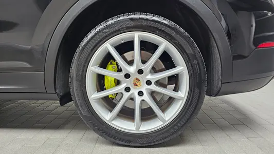 Porsche (PO536) 3.0 E- 2022 21