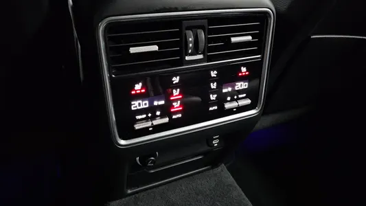 Porsche (PO536) 3.0 E- 2022 29