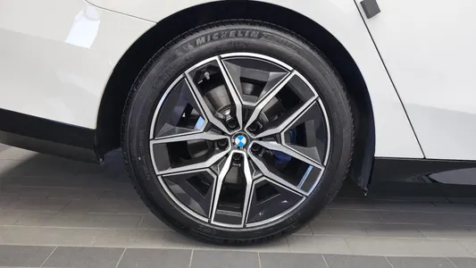 BMW 5 Series (G60) 520i M 2026 5