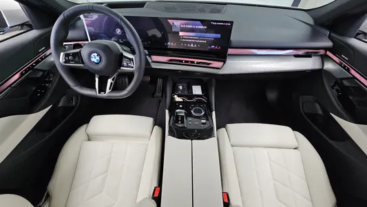 BMW 5 Series (G60) 520i M 2026 7