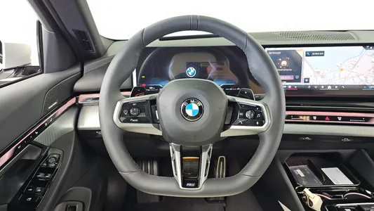 BMW 5 Series (G60) 520i M 2026 14