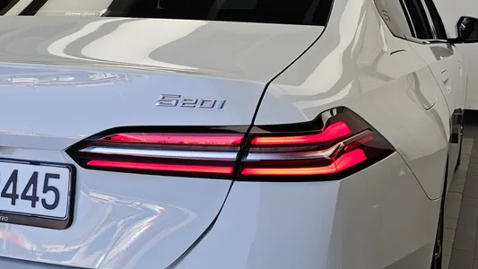 BMW 5 Series (G60) 520i M 2026 23