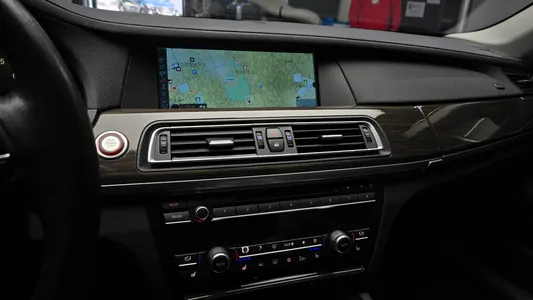 BMW 7 Series (F01) 750Li 2010 14