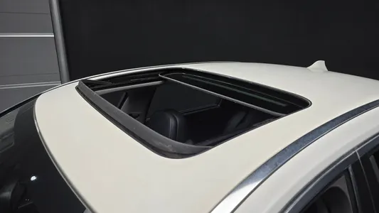 BMW 7 Series (F01) 750Li 2010 19