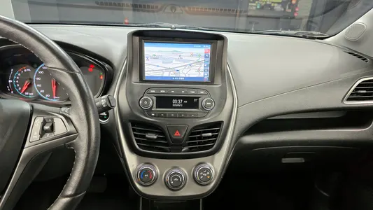 Chevrolet Spark LT 2019 15