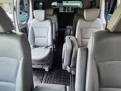 Hyundai Grand Starex 12 2015 10