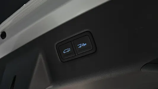 Hyundai Staria 4WD 7 2023 19