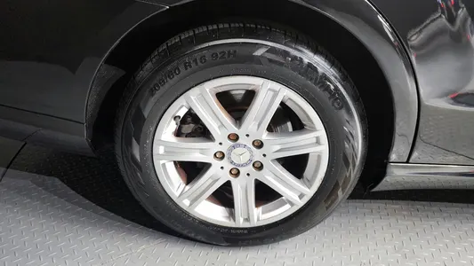 Mercedes-Benz E-Class W212 E200 CGI 2012 5