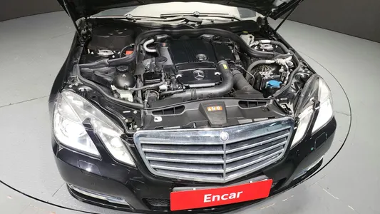 Mercedes-Benz E-Class W212 E200 CGI 2012 6